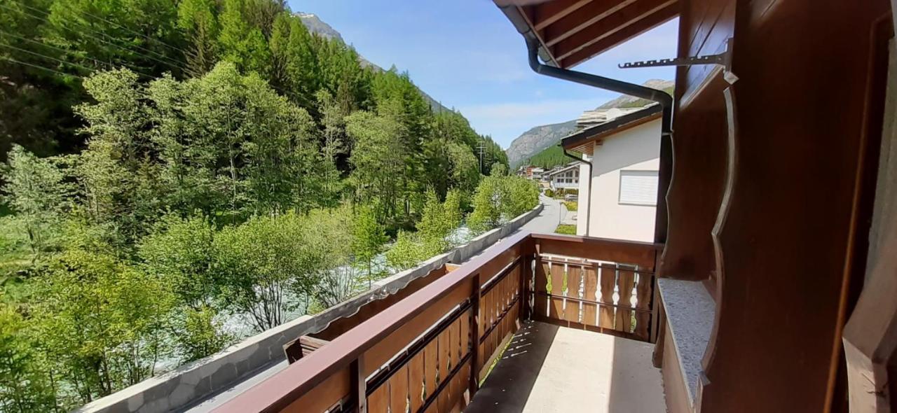 Free Cable Car & Bus In The Summer Haus L'Oree Saas-Grund Luaran gambar