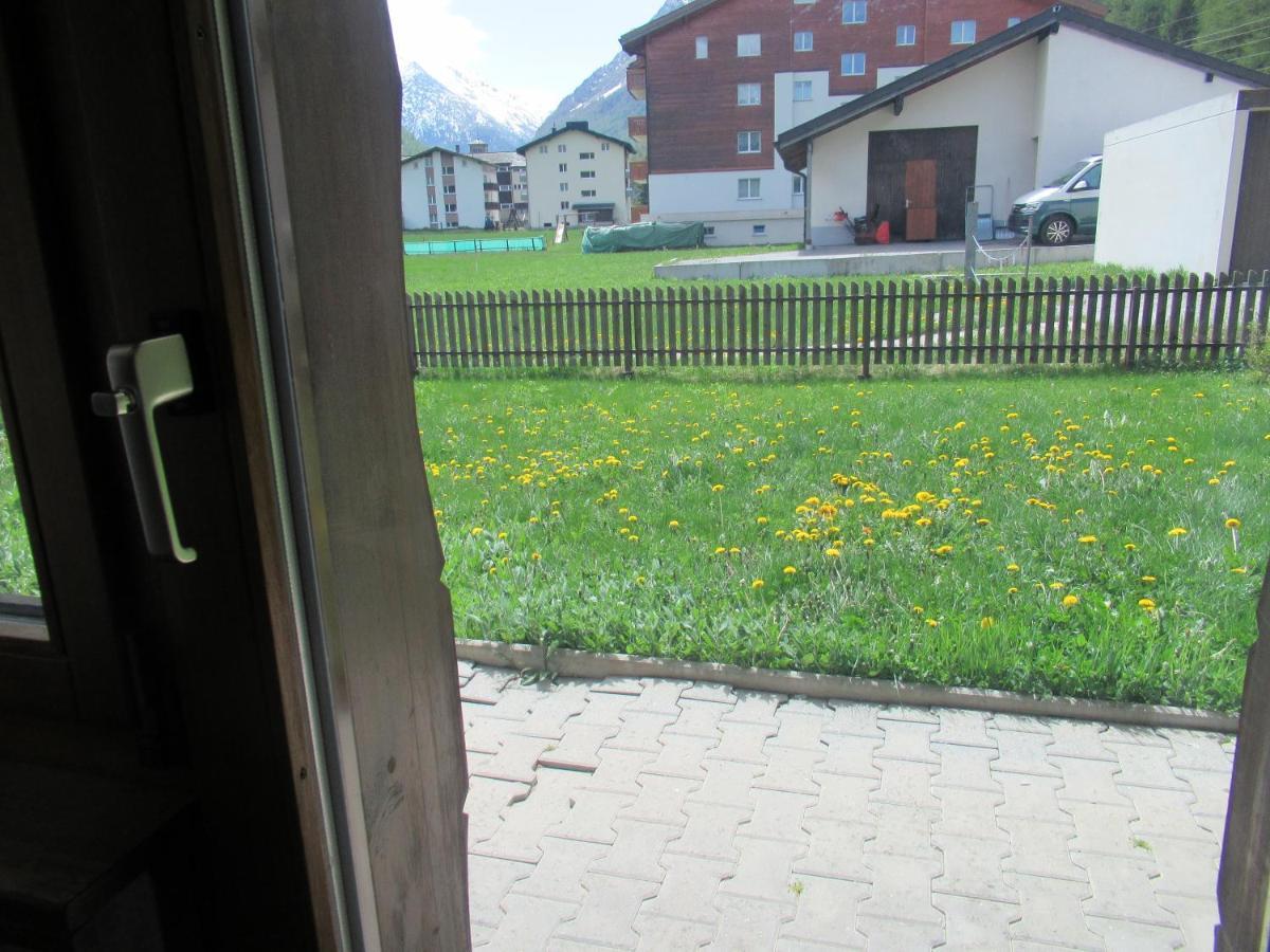 Free Cable Car & Bus In The Summer Haus L'Oree Saas-Grund Bilik gambar