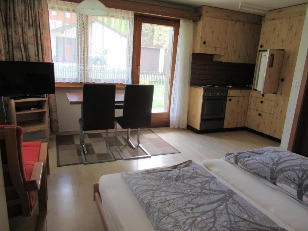 Free Cable Car & Bus In The Summer Haus L'Oree Saas-Grund Luaran gambar