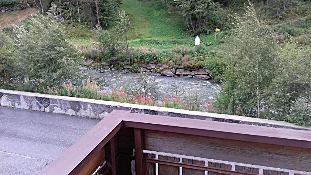 Free Cable Car & Bus In The Summer Haus L'Oree Saas-Grund Luaran gambar