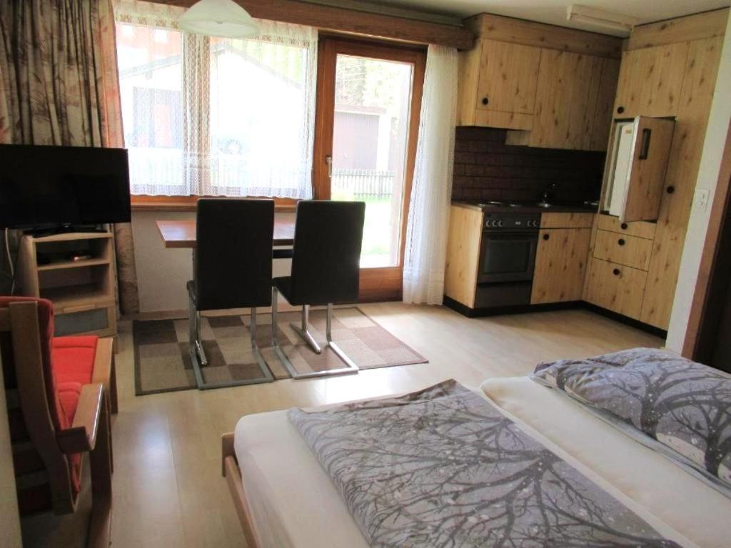 Free Cable Car & Bus In The Summer Haus L'Oree Saas-Grund Luaran gambar